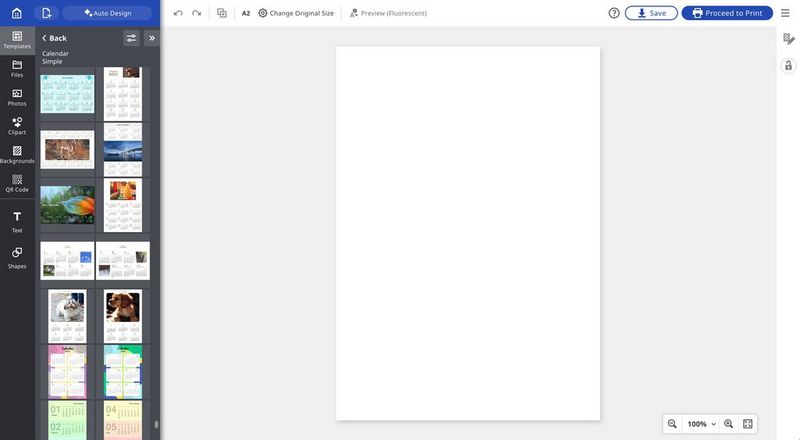 Снимок экрана Canon PosterArtist, на котором отображается пустая страница с подборкой шаблонов календаря на панели слева.