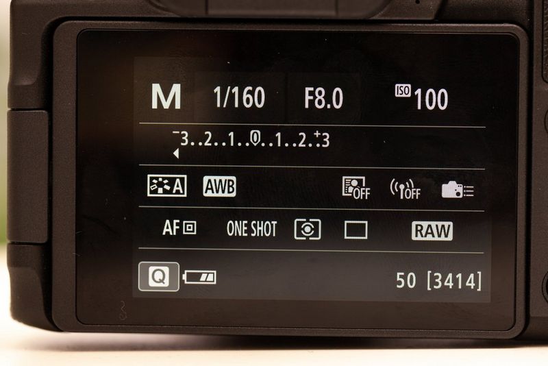 Het instellingenscherm op een Canon EOS RP.