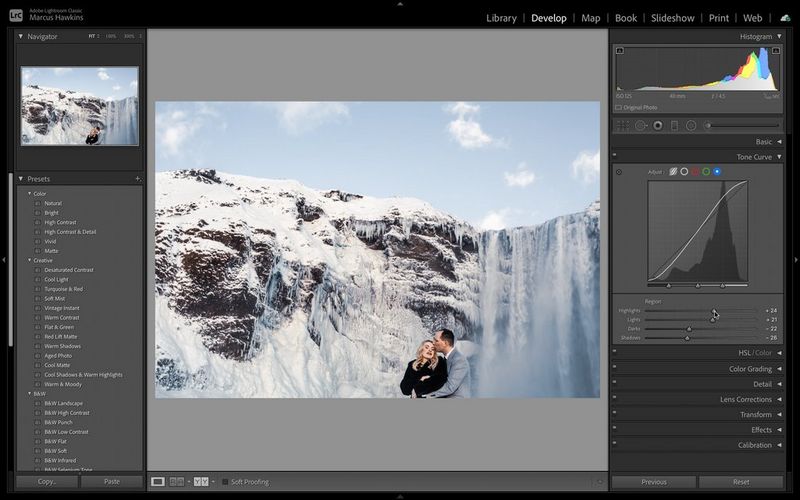 צילום מסך של ®‏Adobe® Lightroom המציג את כלי עקומת הגוונים (Tone Curve) בשימוש, בתמונה של זוג טרי העומד מול מפל.