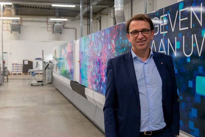 אלכס ג'וס, בעלים של Group Joos, דן בכוח השיווק של הדפסה מותאמת אישית.