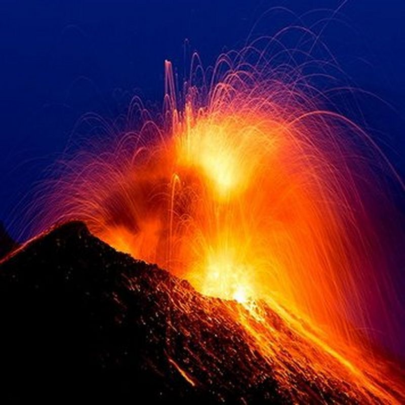 Les volcans & les Hommes