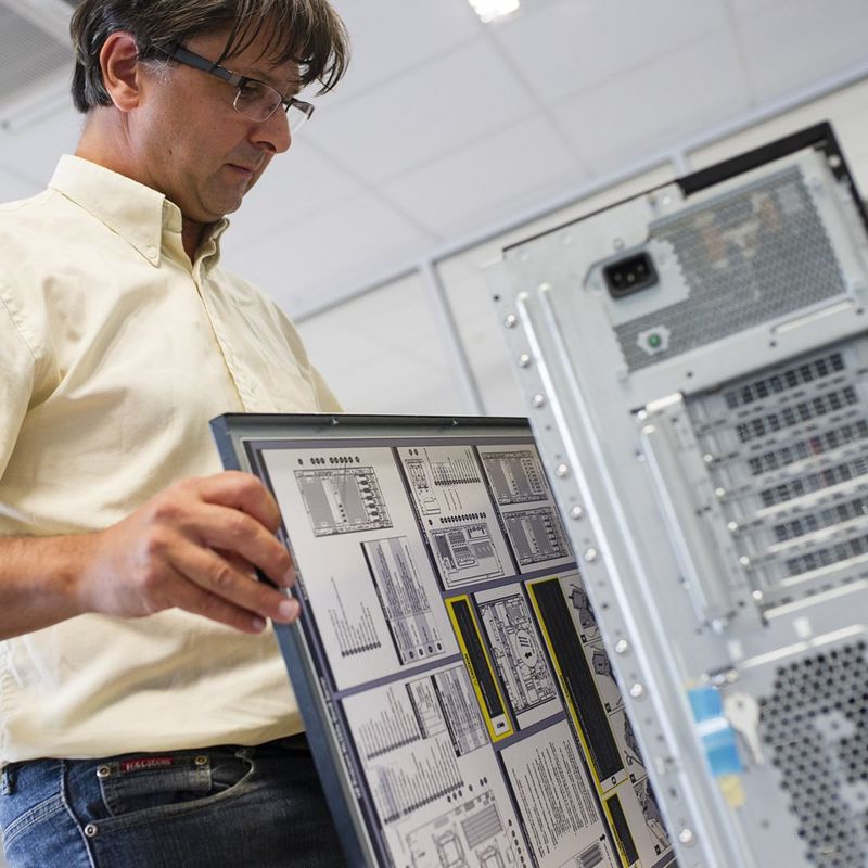 Hardware, Software, Sécurité