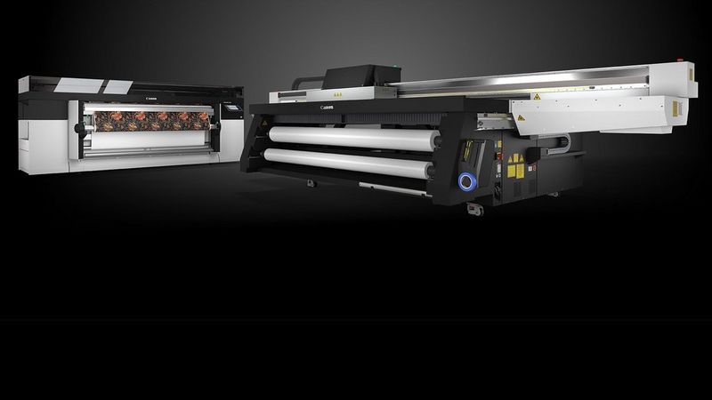 VarioPrint i300 with operator