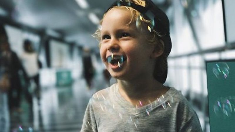 Cum să realizaţi portrete naturale şi creative ale membrilor familiei