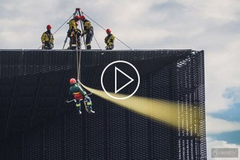 Piotr Zwarycz Z aparatem w akcji