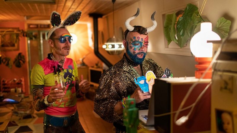 Ilvy NJIOKIKTJEN: “Samedi soir en temps de pandémie”