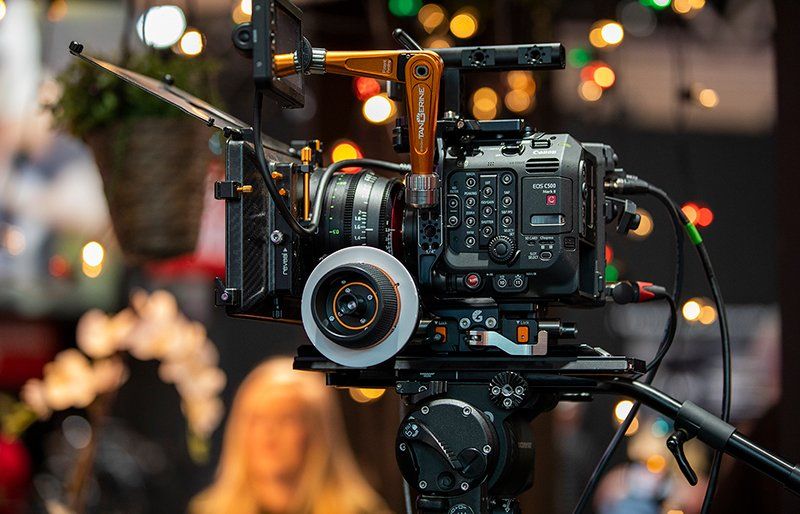 03-eos-4000d-lifestyle-hattie-newman-04_137907559561509