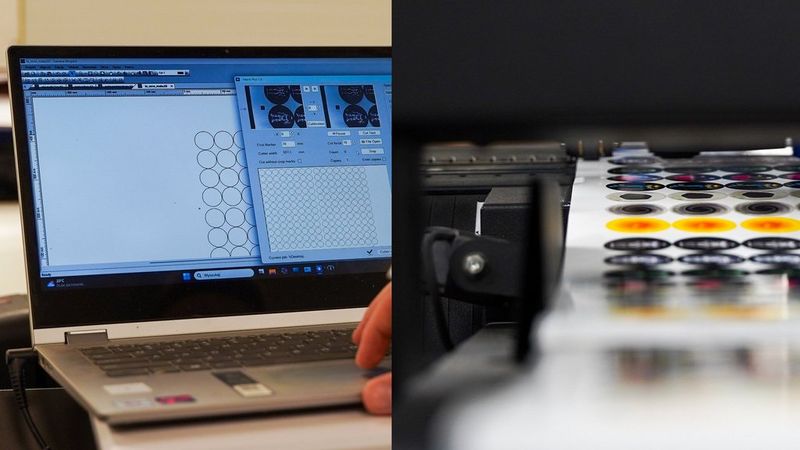 Druk nalepek w drukarni iKolor na imagePRESS V1000