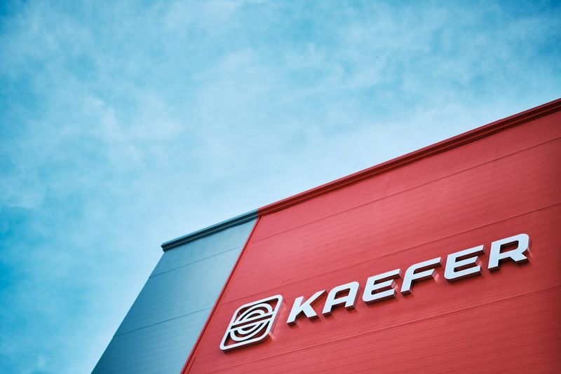 KAEFER renueva su ecosistema de impresión con equipos refabricados de última generación y nuevos servicios de impresión bajo demanda de Canon