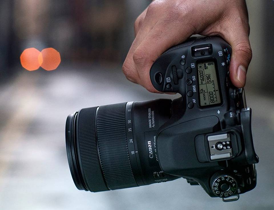 EF-S LENSES