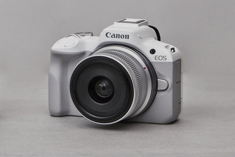 Canon EOS R50