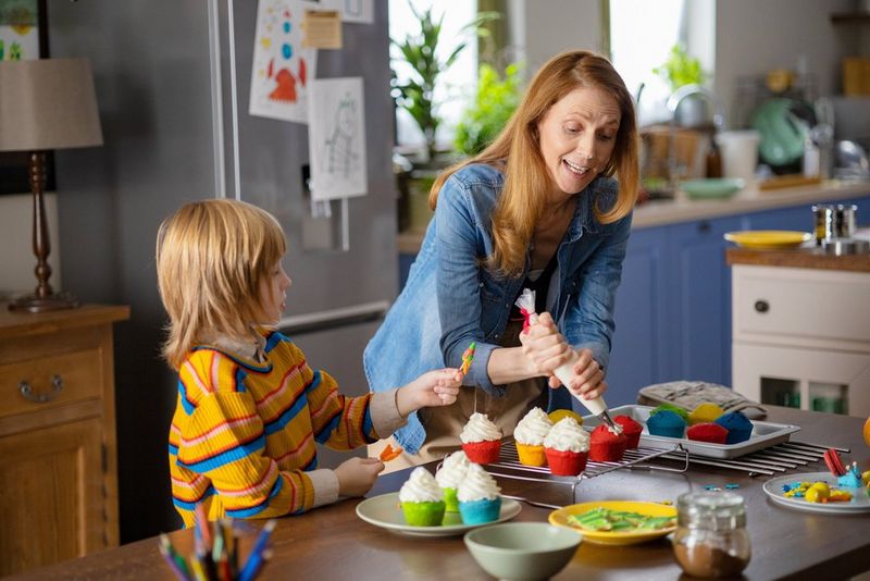 Imprimați orice aveți nevoie, de la jocuri pentru copii, felicitări, fișe de activități sau stickere. Fiți creativi cu Canon Megatank PIXMA și aduceți la viață toate ideile voastre.