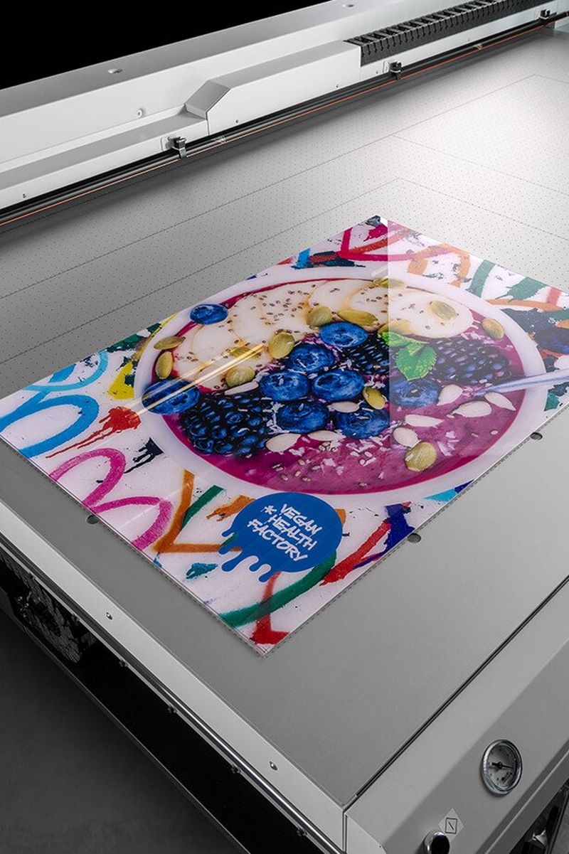 azuazuページ Arizona 135 GT: Graphics Printing Excellence - Canon Middle East