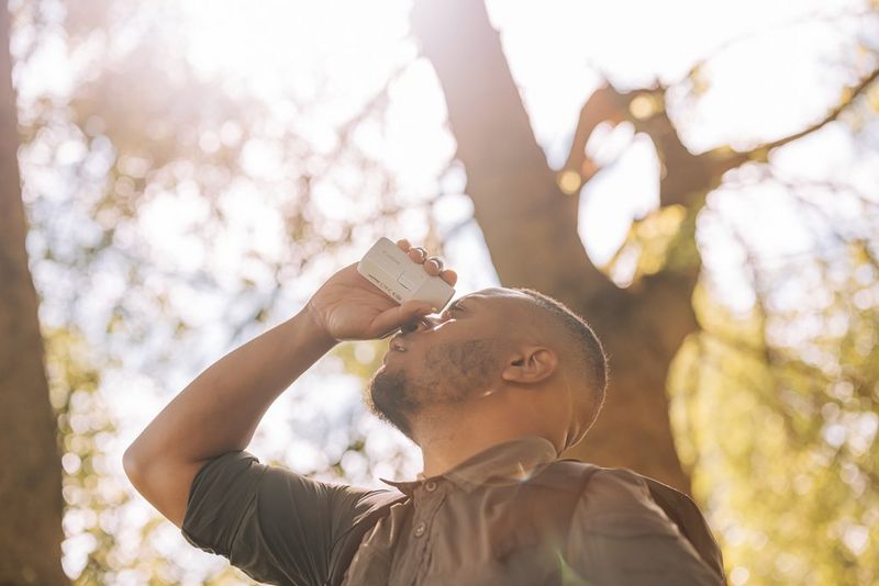 Toamna plouă cu oferte. Alege Canon PowerShot Zoom.