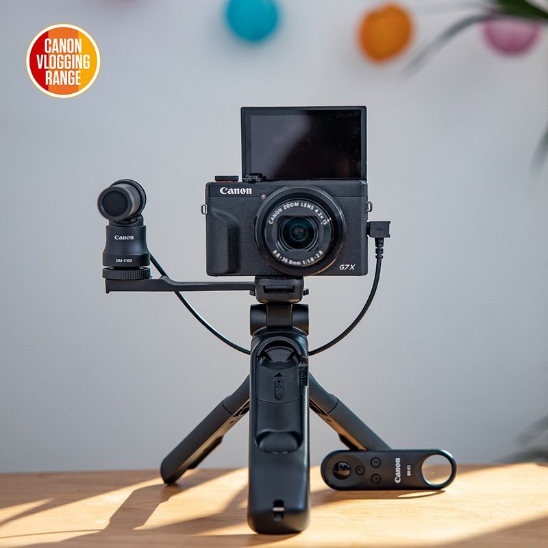 Tripod Grip HG-100TBR & Stereo Microphone DM-E100