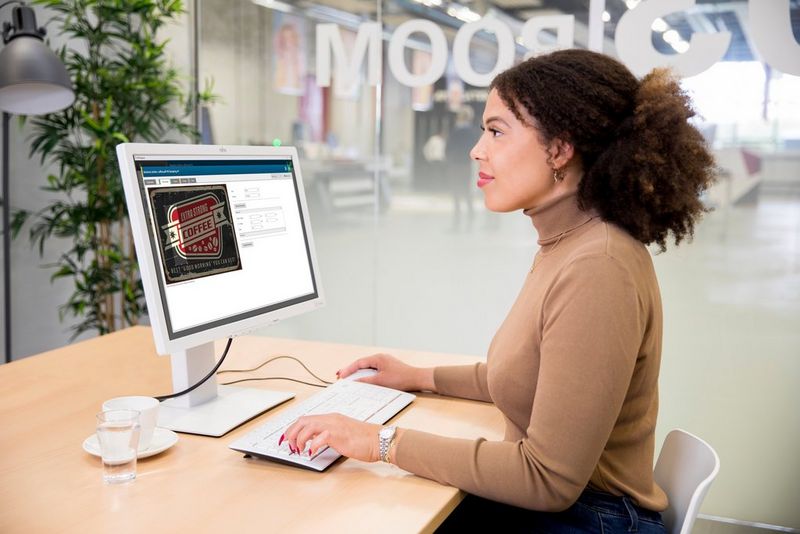 Software profesional pentru panouri şi puncte de vânzare