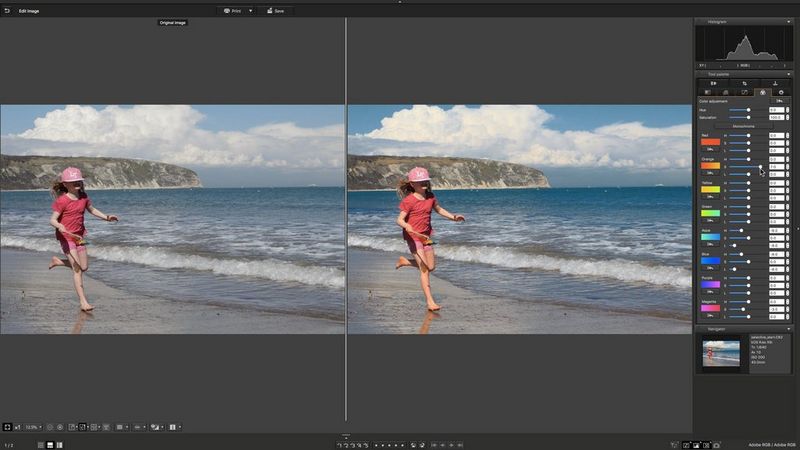 Prima e dopo di una foto di una ragazza che corre lungo la spiaggia, con le regolazioni selettive del colore effettuate con il software DPP di Canon.
