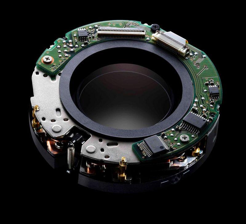 De Image Stabilizer-unit van een Canon-objectief.