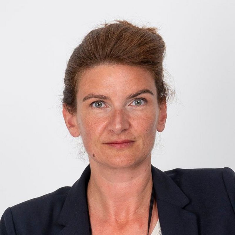 Обладательница гранта Canon для женщин-фотожурналистов 2001 года Магали Дельпорт.