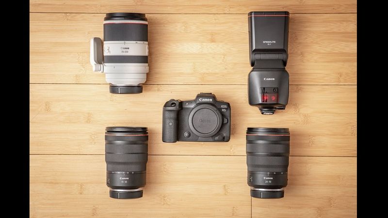 De uitrusting van Lorenz Holder bestaat uit camera's en objectieven van Canon.