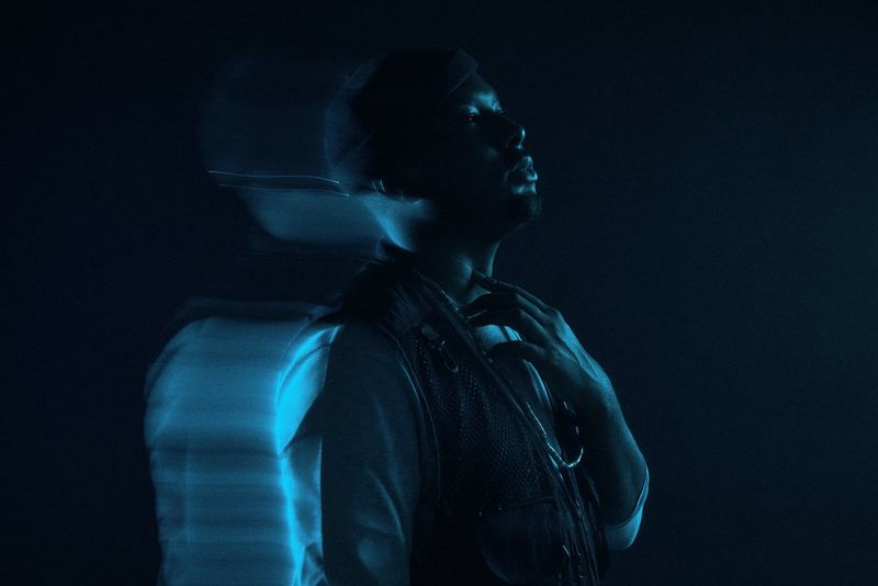 Comment les technologies de pointe permettent-elles aux photographes de mode de rester tendance