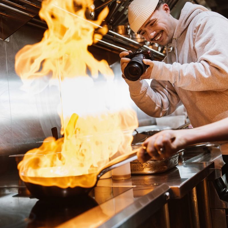 Скидка до €100   EOS R50 V