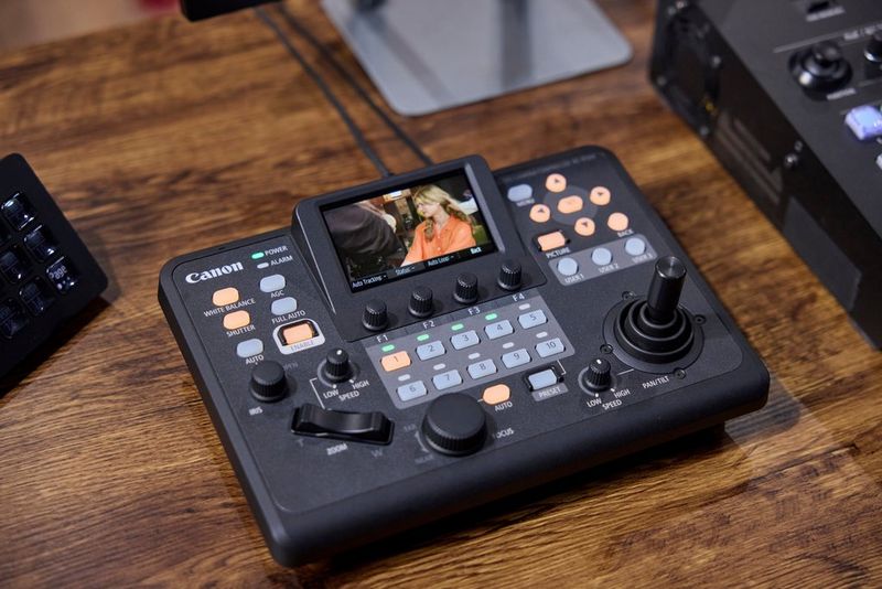 Pamje paraprake në ekran 3,5” dhe hyrje/dalje videoje
