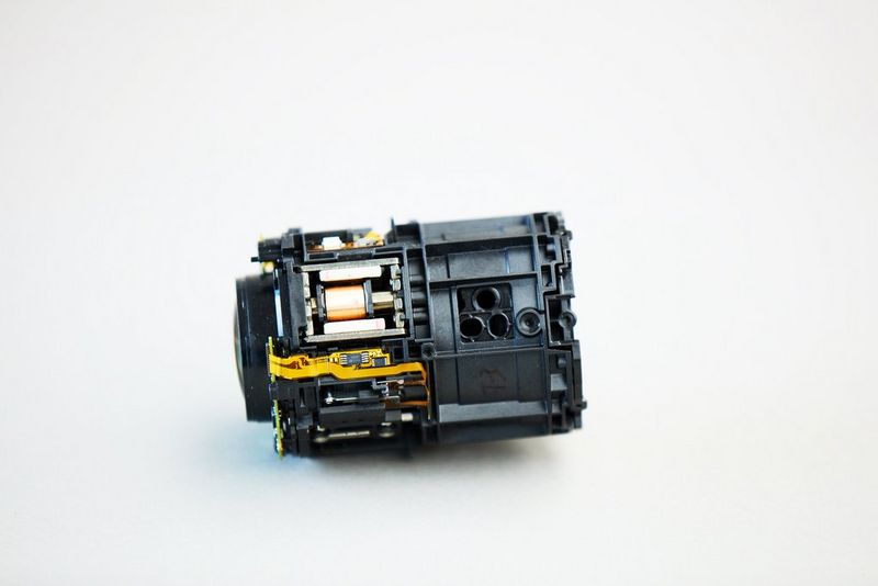 Structure interne de l'objectif ultra grand-angle Canon RF 14mm F1.4L VCM.