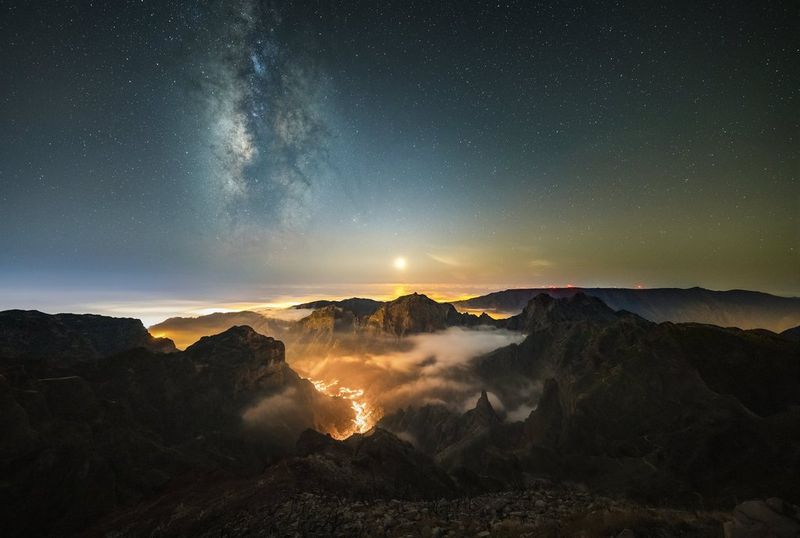 Rimska cesta in nočno nebo