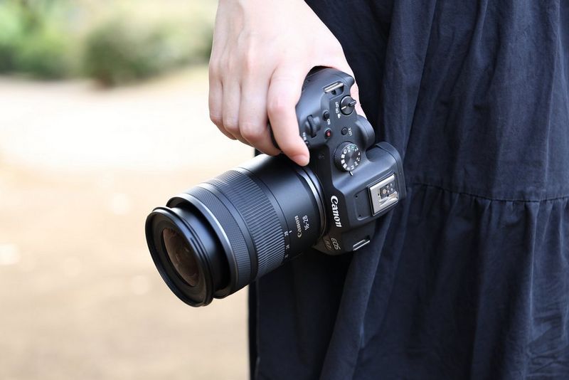 A lens built for travelling light