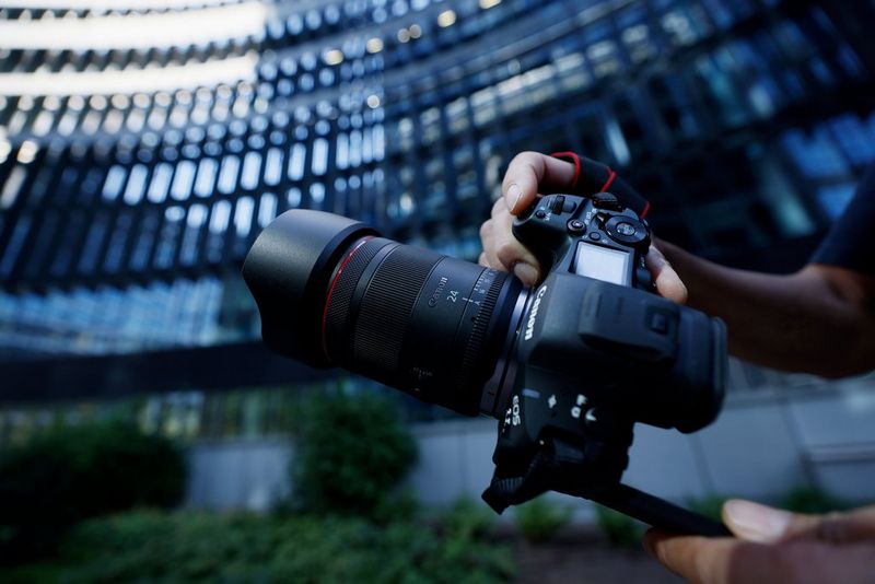 Canon RF 24mm F1.4 L VCM レンズ Canon RF 24mm f/1.4 L VCM Lens (6907C002)