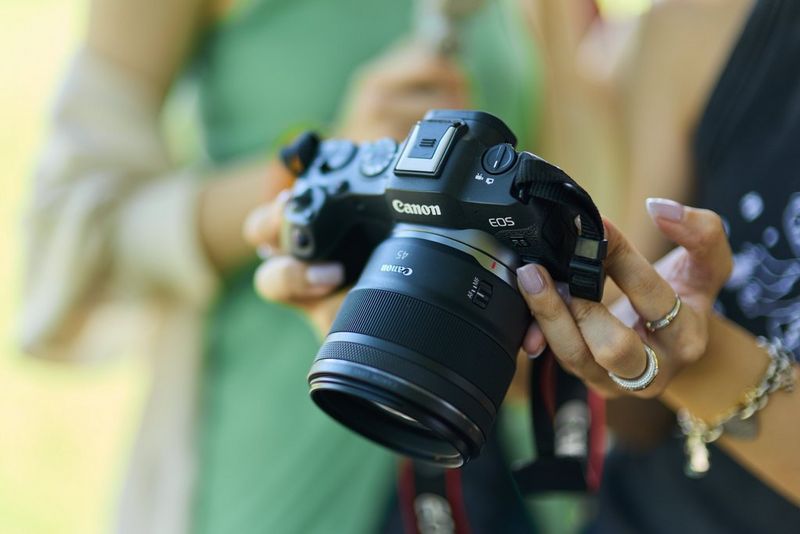 Canon RF 45mm F1.2 STM Prime Lens - Canon Europe