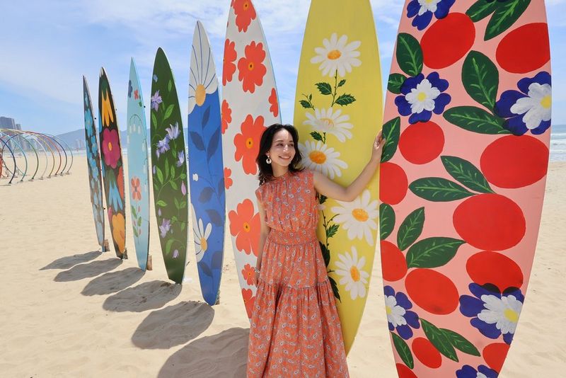 An ultra-wide zoom for versatile views