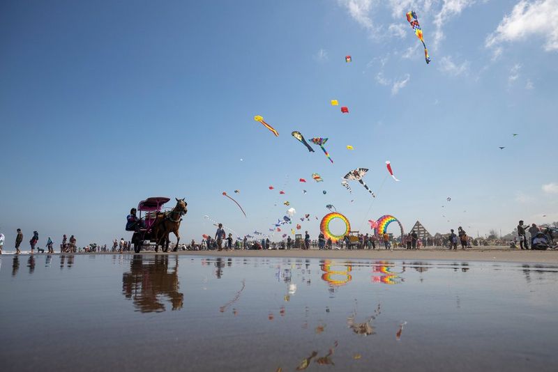 EF 16-35mm f/4L IS USM