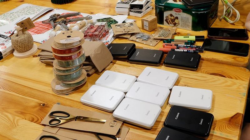 Imprimantes Zoemini posées sur une table