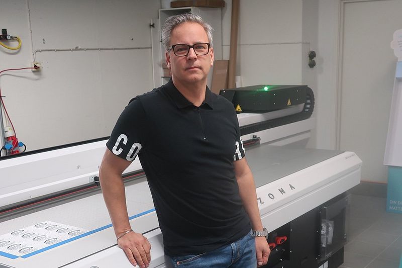 Case study: Seriflex Grafiska, tailor-made applications on almost any material