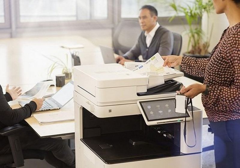 Sikre og moderne utskriftsløsninger i en hybrid arbeidshverdag