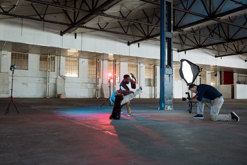 Multi-flash lighting for studio quality shooting