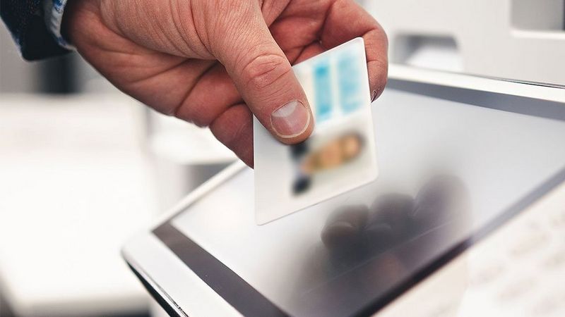 Globaalisti vakioitu turvatulostusratkaisu helpottaa paljon matkustavien asiantuntijoidemme elämää