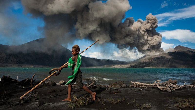 Ulla LOHMANN: “Munganau rentre à la Maison”
