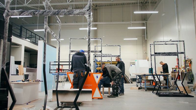 Visual Promotions representatives discovering the potential of large format advertising with Canon's large format technology 