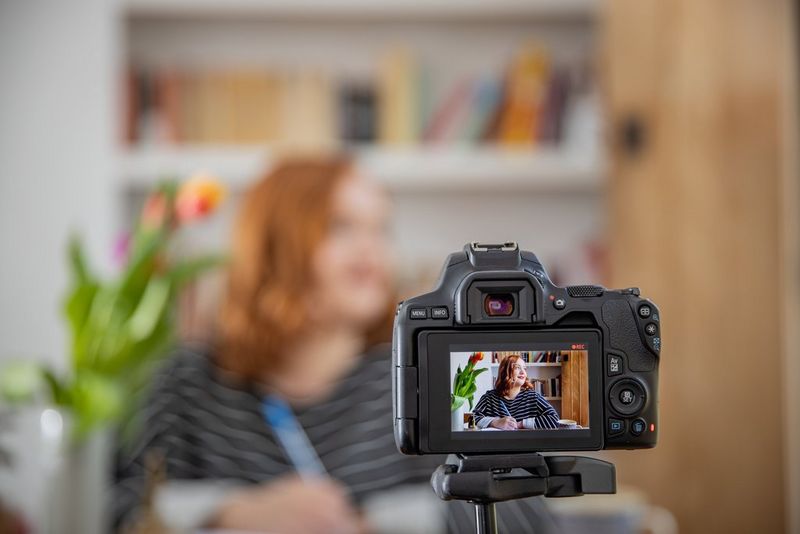 Лучшие камеры Canon для видеоблогеров