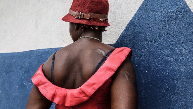 Photographie de Yagazie Emezi « The Process of Re-learning Bodies »