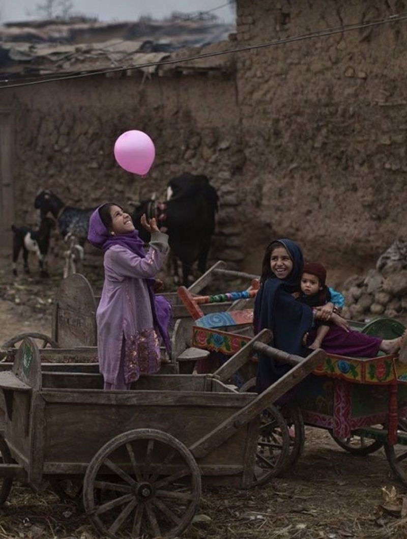 ‘A Smile in the Rubble’ by Muhammed Muheisen