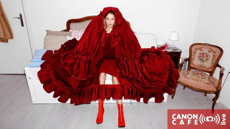 Waiting room - między fotografią modową, sztuką i portretem