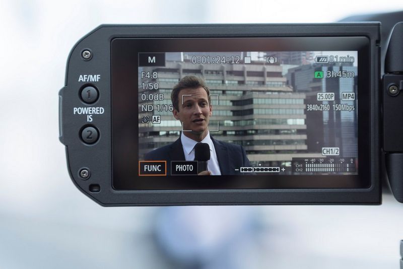 Het LCD-scherm van een XA75-videocamera.