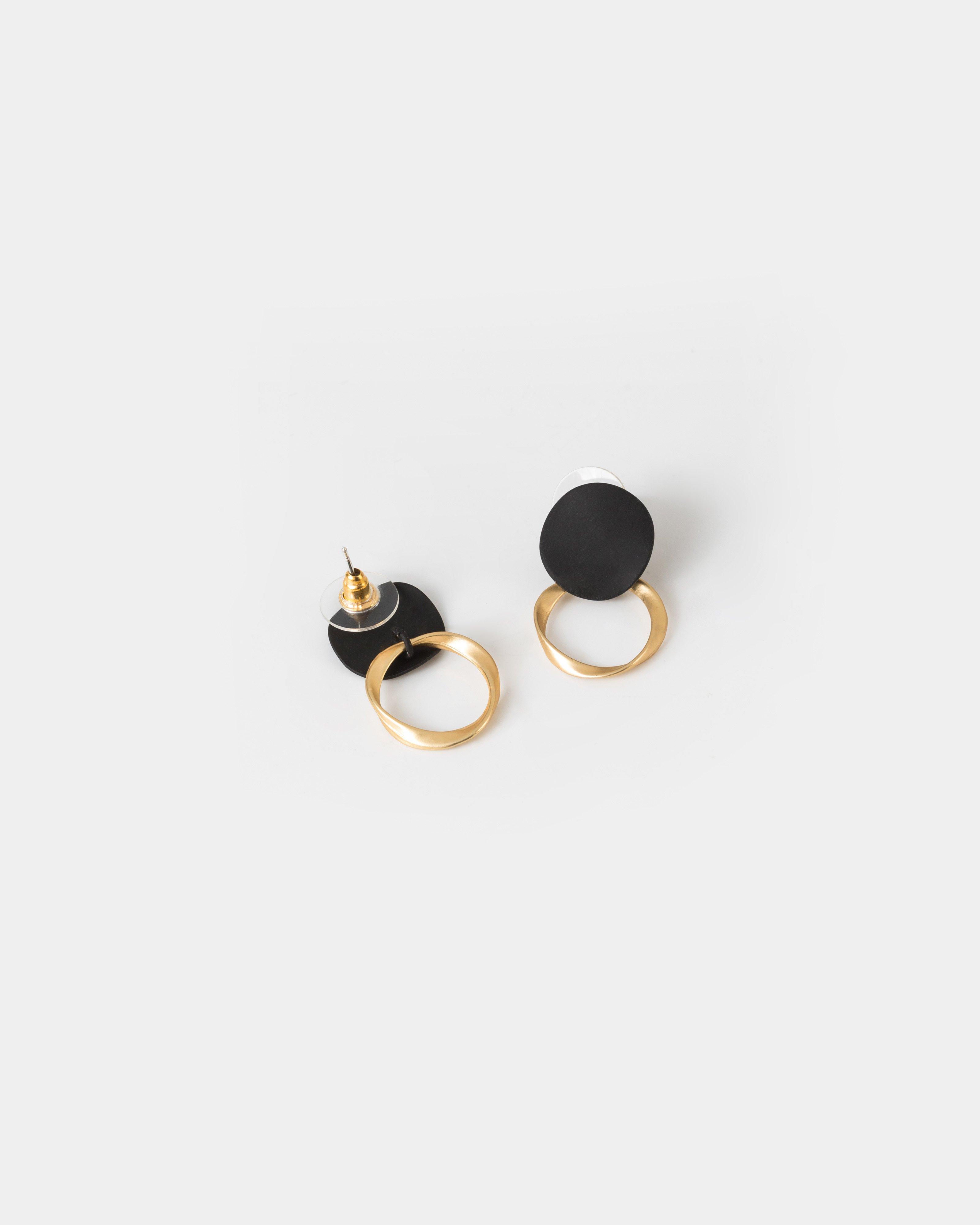 Twisted Disk Earrings -  black