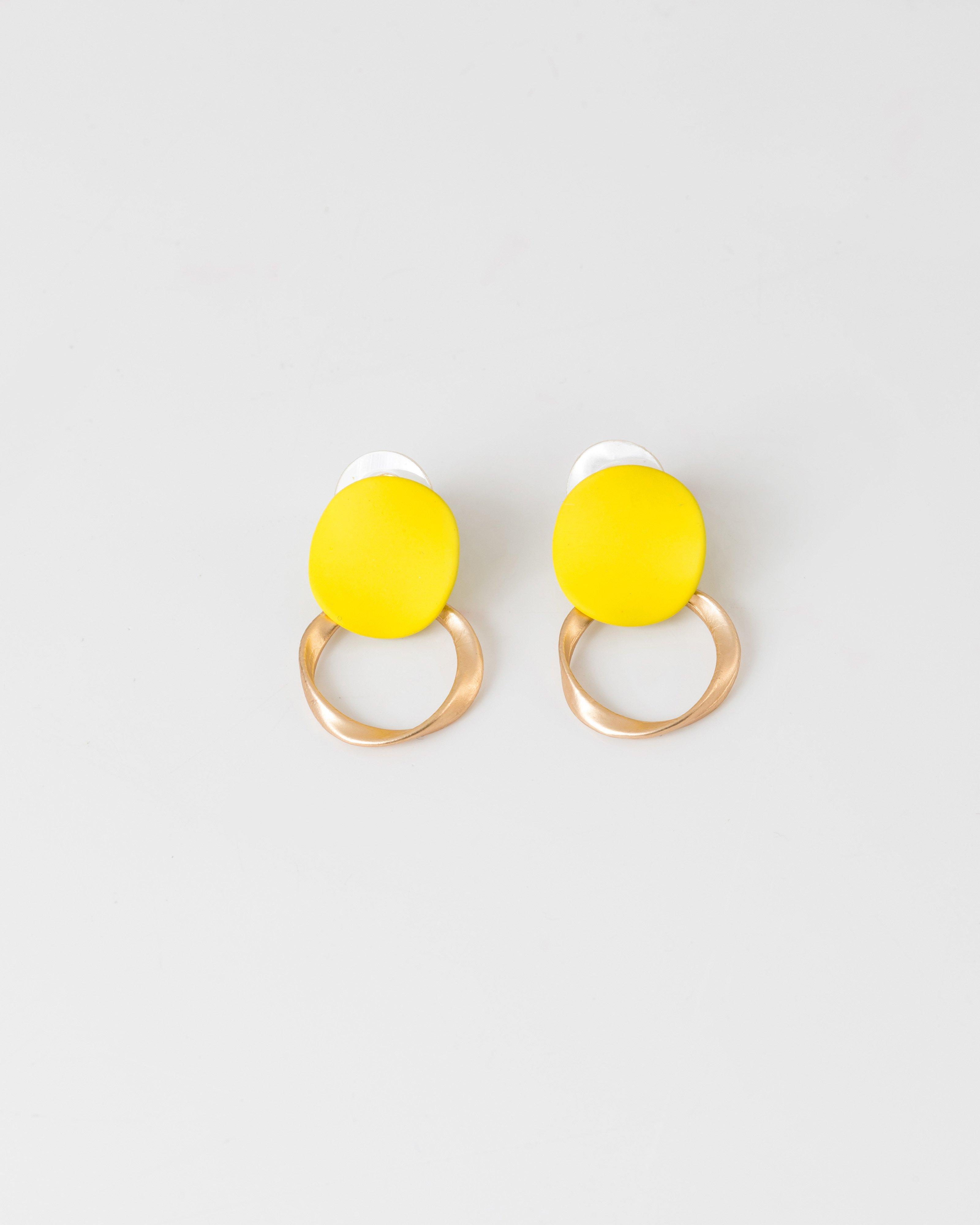 Twisted Disk Earrings -  eggyellow