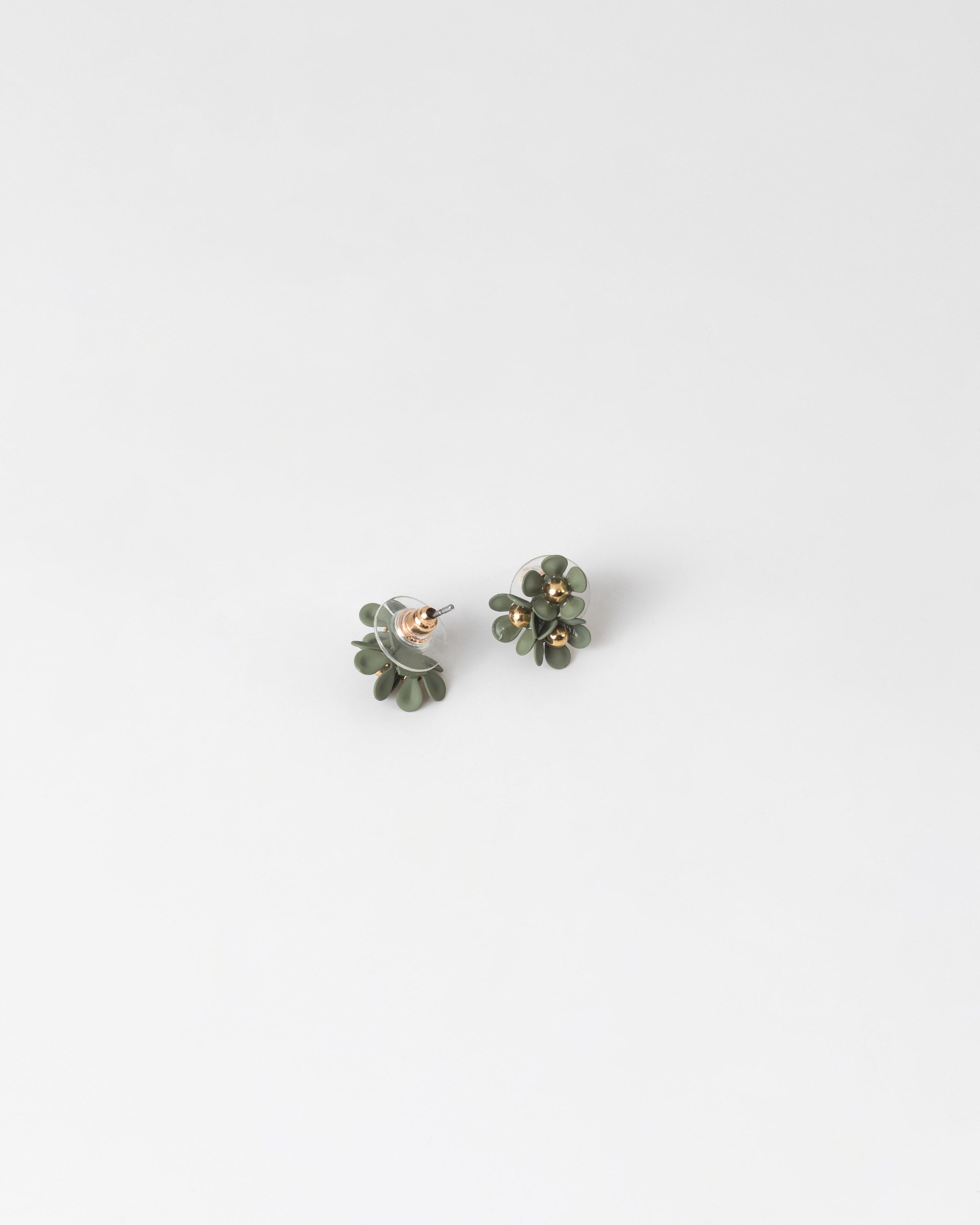 Trio Cluster Flower Stud -  palegreen