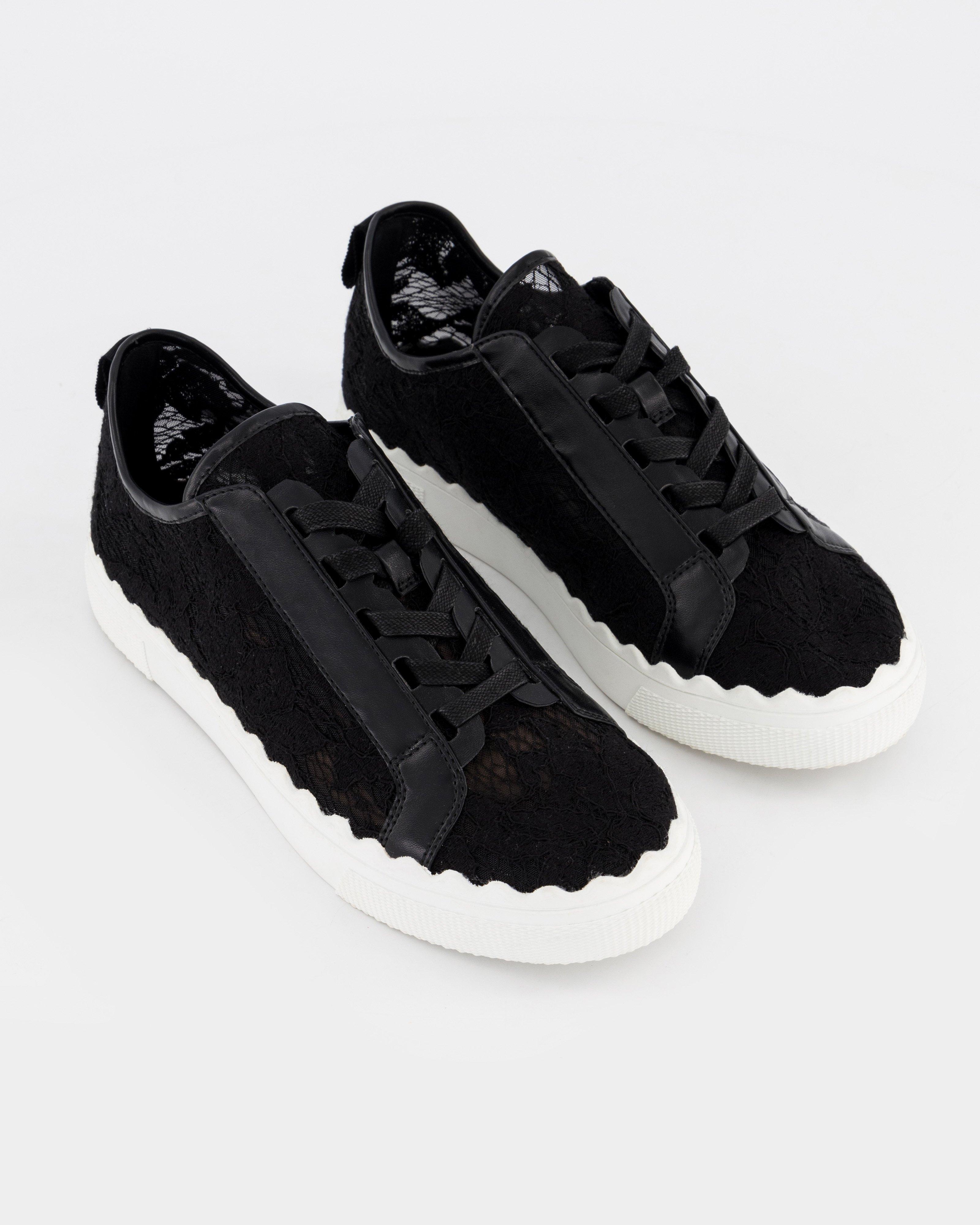 Quinn Lace Sneaker -  black